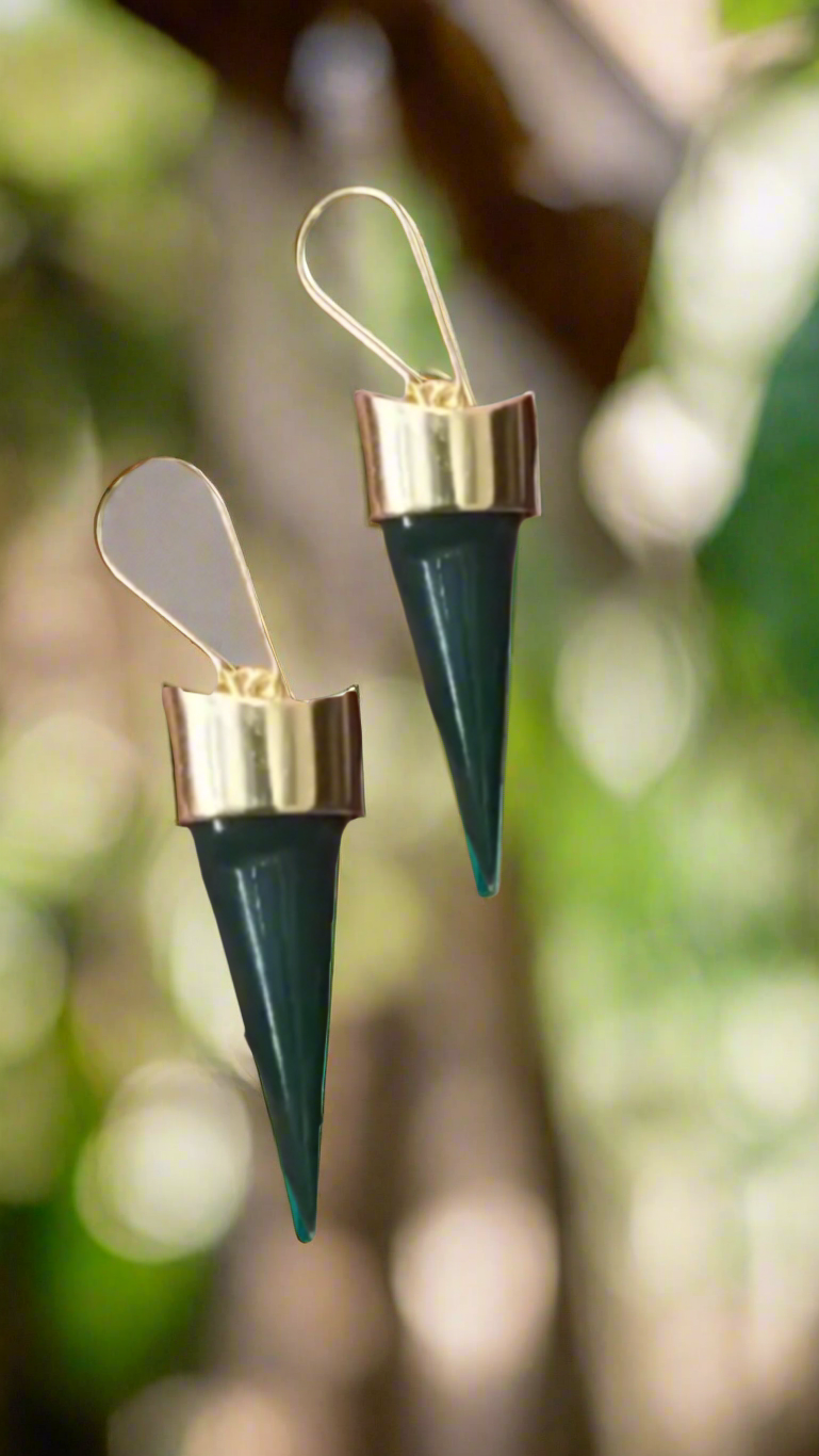 18k gold plated Pounamu mako straight down drop
