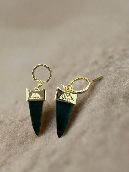 Pounamu mako on hoops