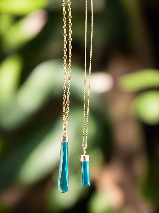 Roimata or Toki 18k gold setting and chain