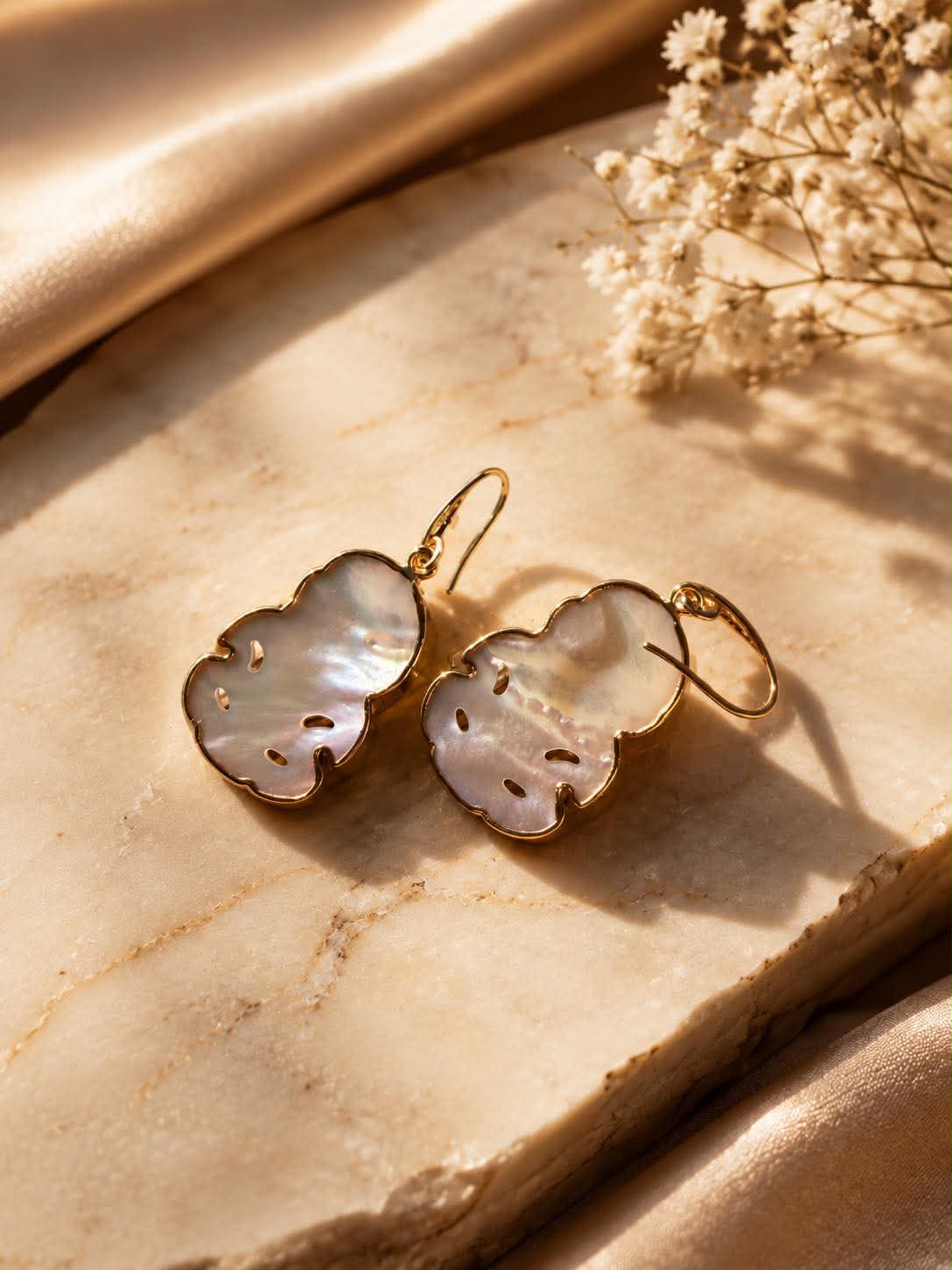 Mother of pearl 18k gold set mini Heitiki earrings