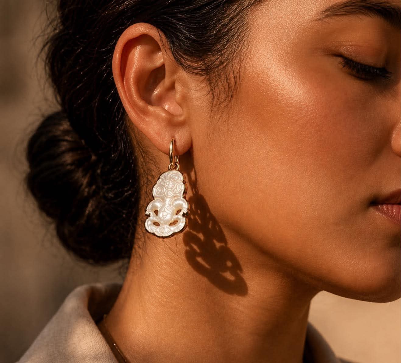 Mother of pearl 18k gold set mini Heitiki earrings