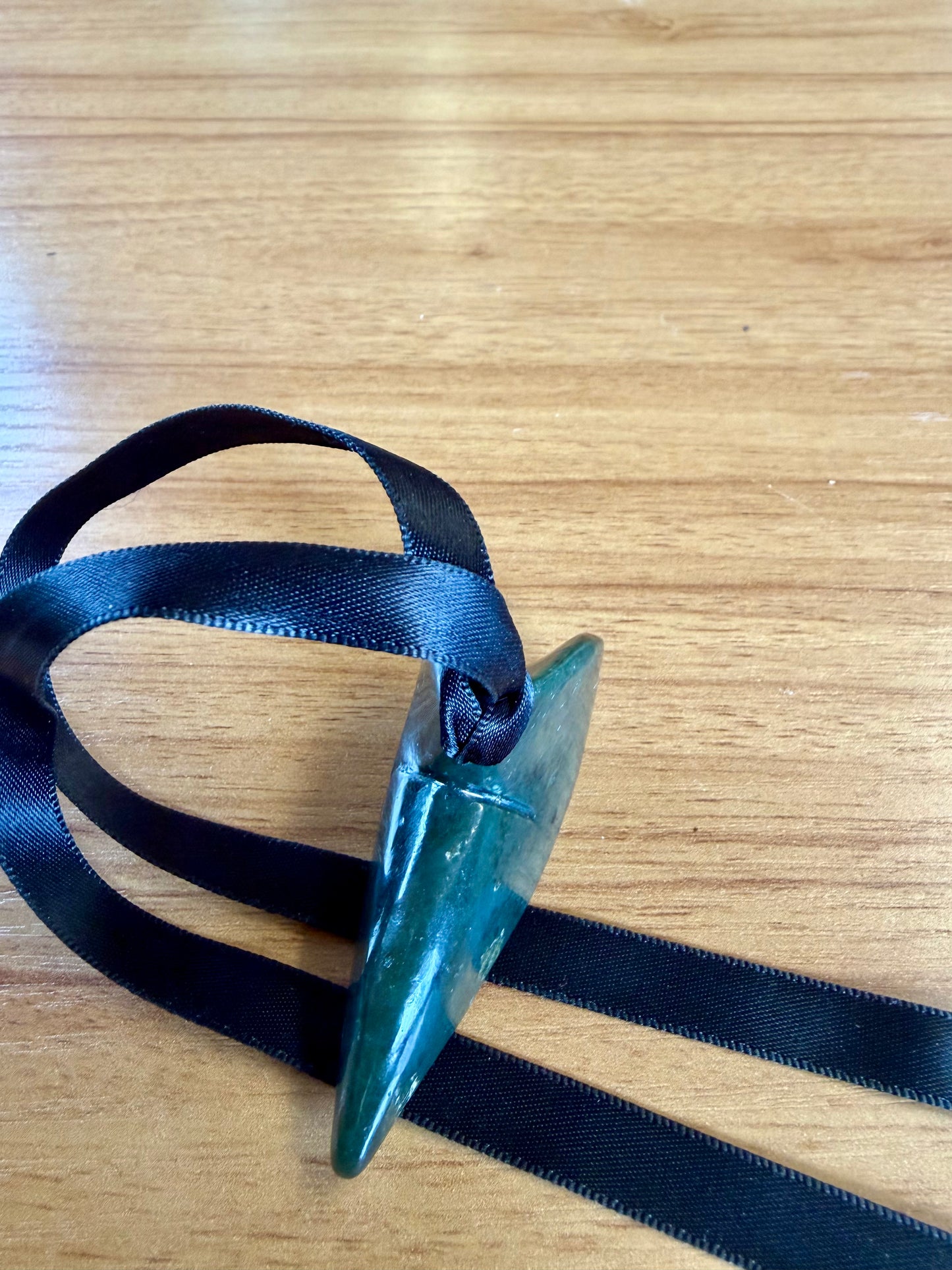 Ribbon tied extra large Pounamu ngutu Pūkeko