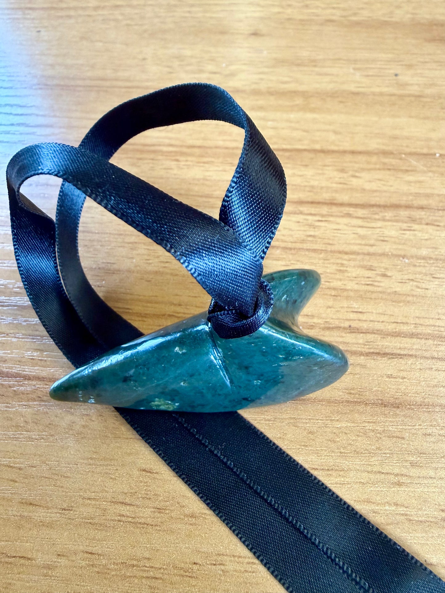 Ribbon tied extra large Pounamu ngutu Pūkeko