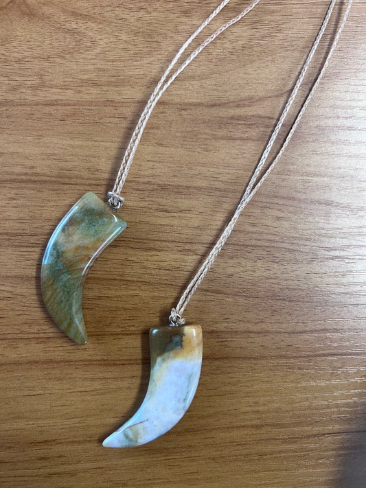 Ngutu kākā Aotearoa moss agate